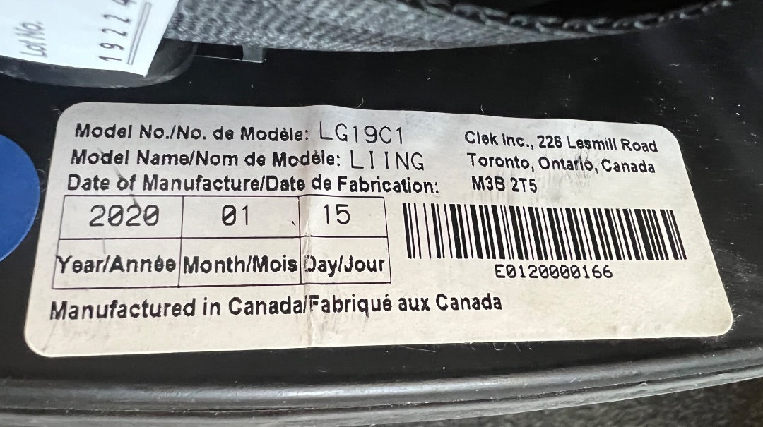 Black Clek Clek Liing Car Seat  Expiration: Jan 2029, 4-35lbs
