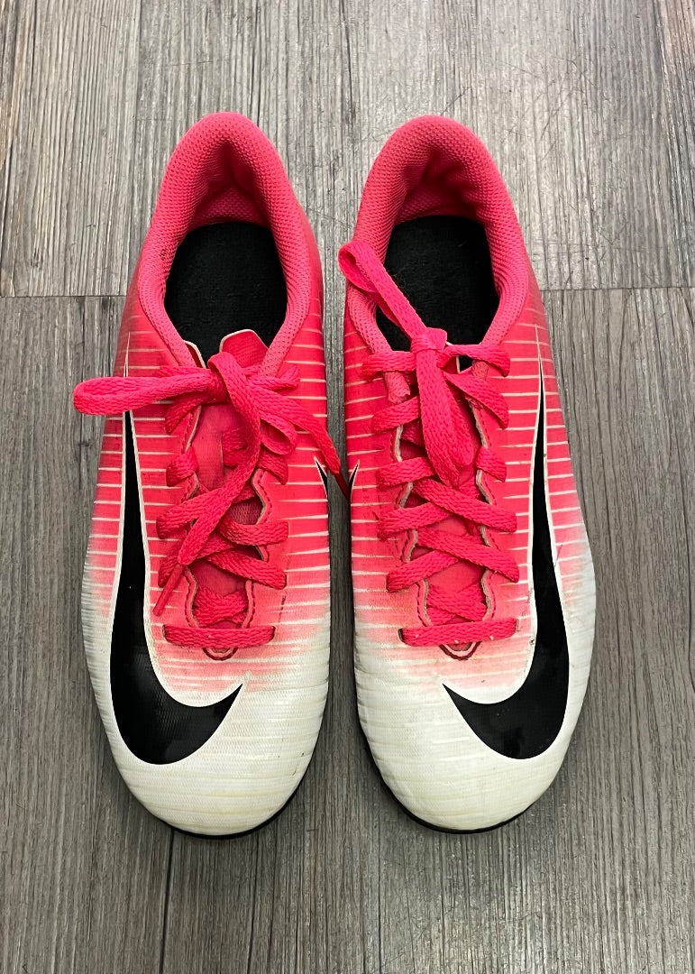 Pink NIke Mecurial Outdoor Soccer Cleats, 4.5Y