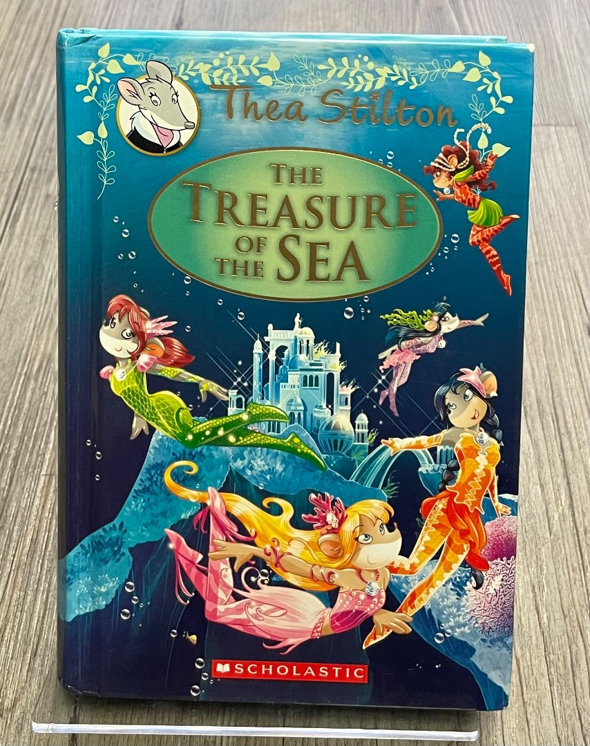 Multi Colour Scholastic The Treasure Of The Sea, Hardcover