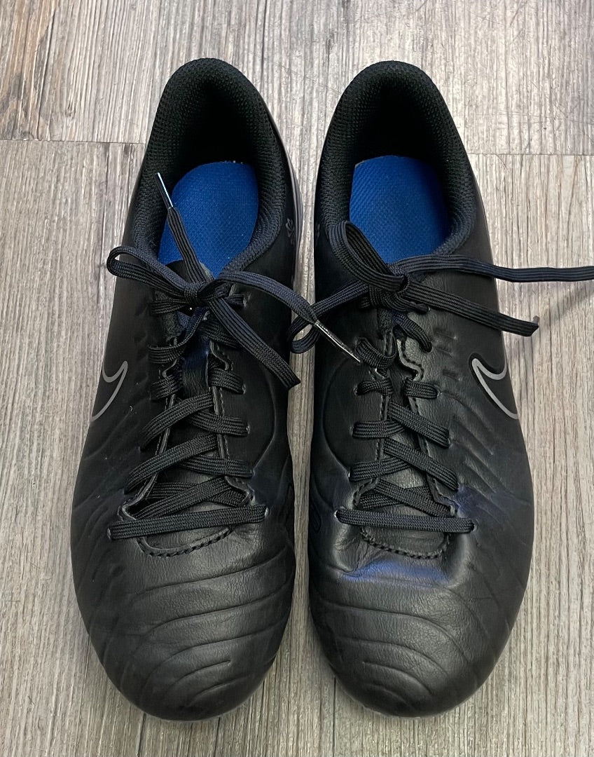 Black Nike Soccer Cleats, 5Y