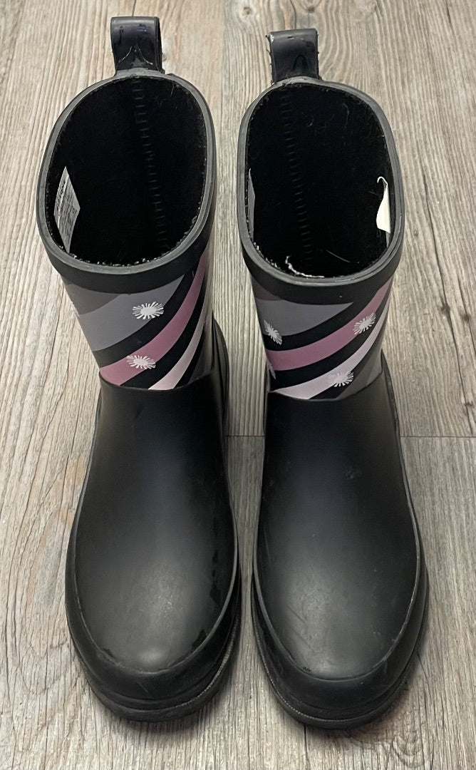 Black Ripzone Rain Boots, 13Y