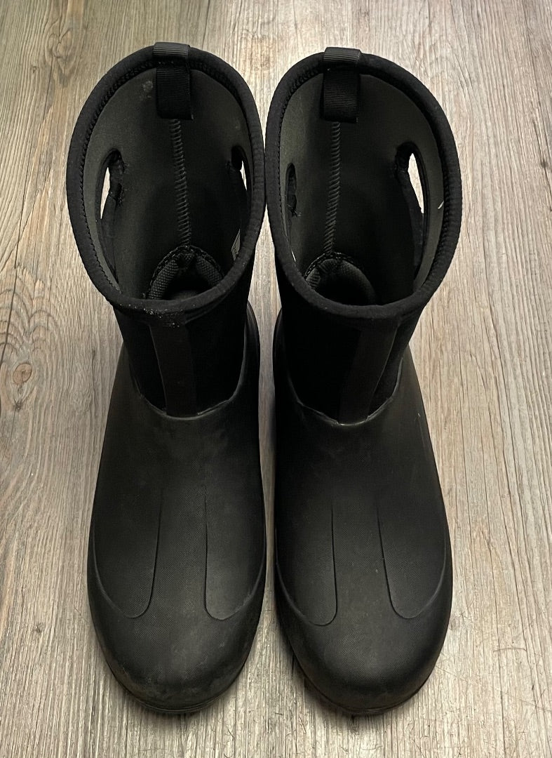 Black Bogs Winter Boots, 6Y