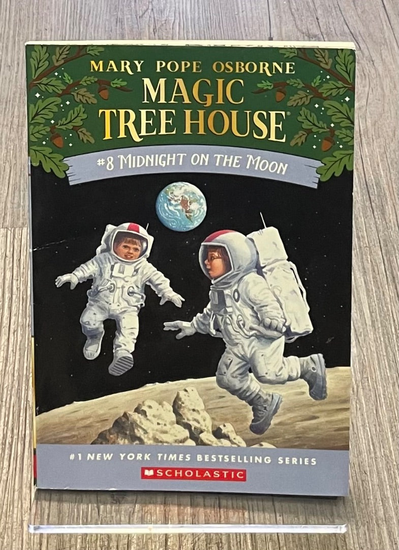 Multi Colour  Magic Tree House #8, Paperback