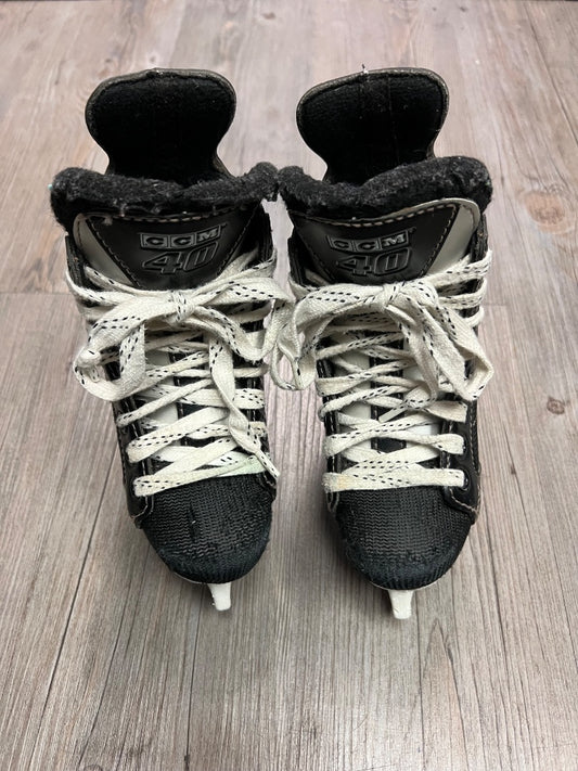 Black CCM 40 Hockey Skates, 8T