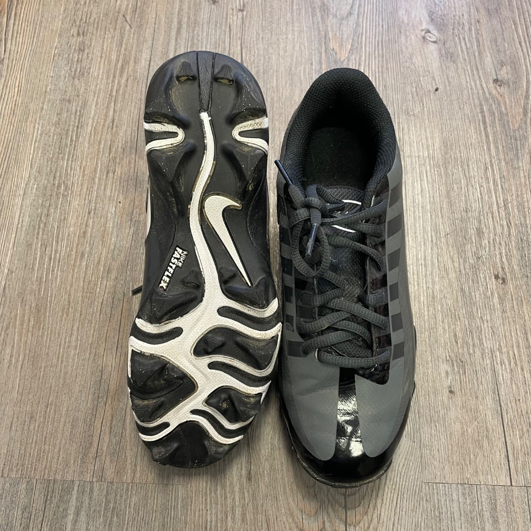 Black Nike Baseball Cleats, 5.5Y