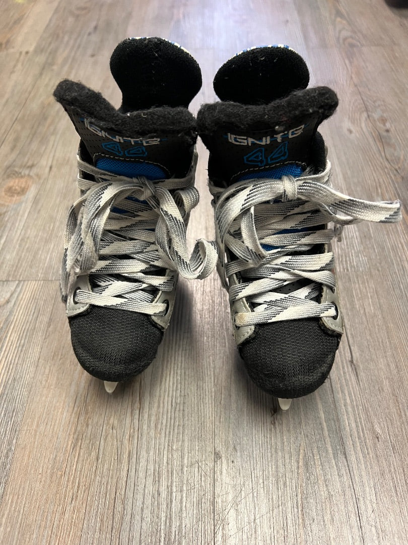 Grey Bauer Hockey Skates, 8Y
