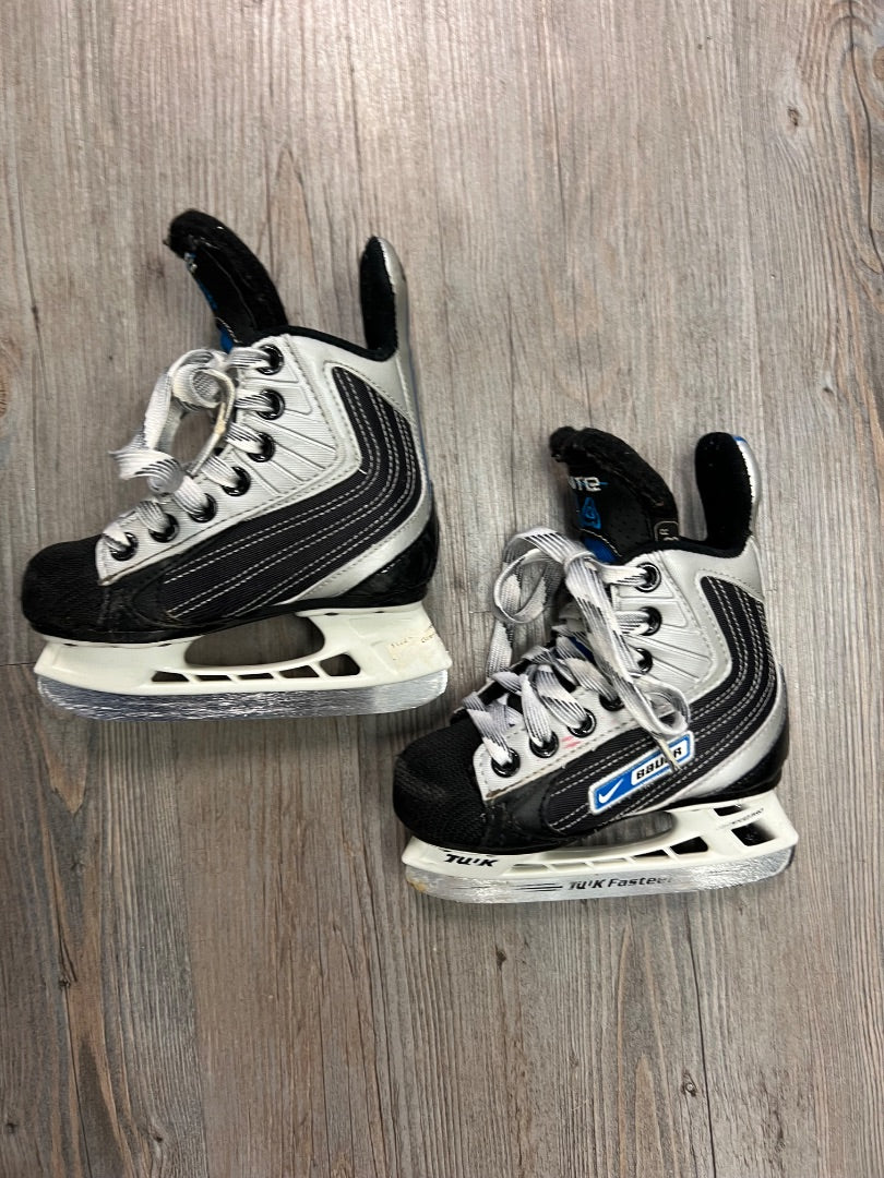 Grey Bauer Hockey Skates, 8Y