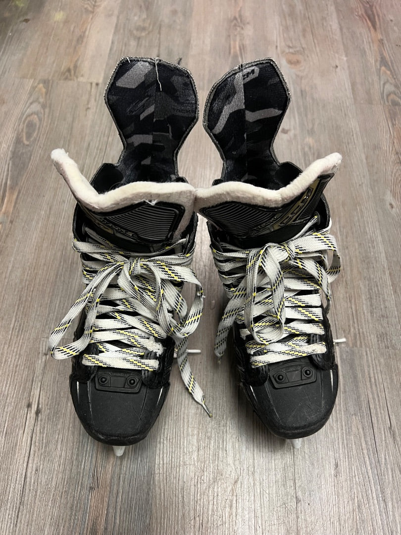 Black CCM Tacks 570, 4Y