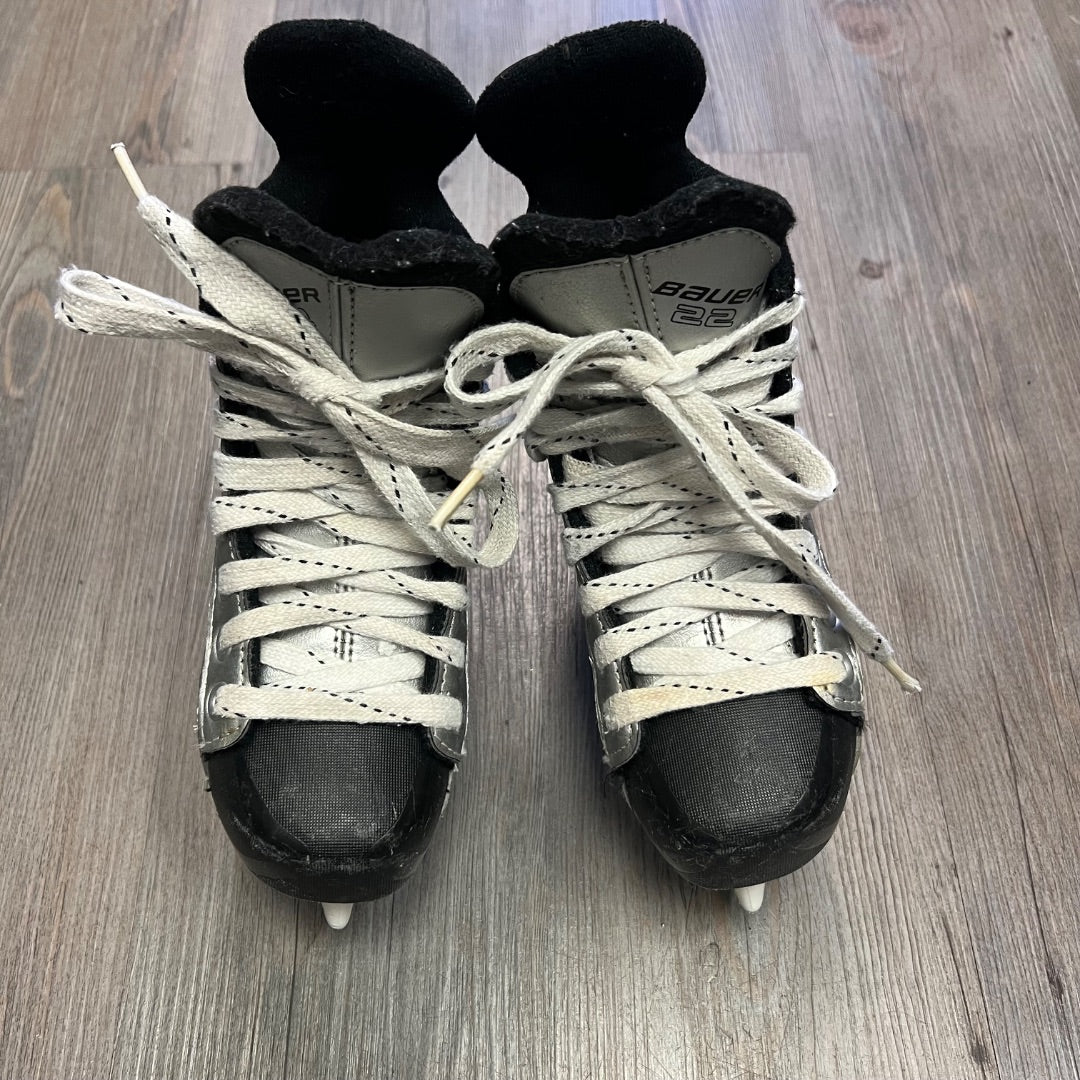 Grey Bauer Hockey Skates, 13Y