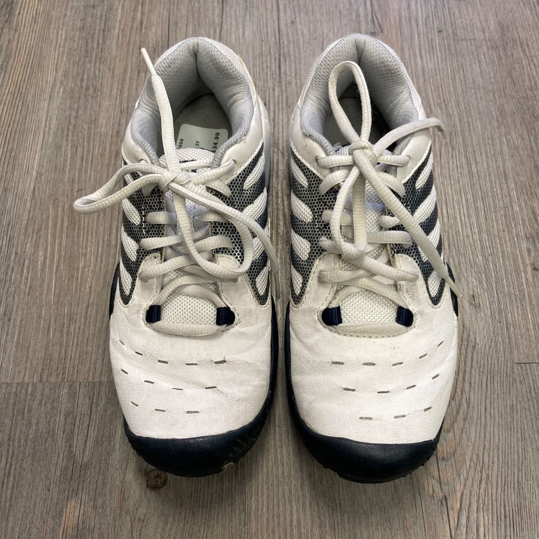 White Wilson Nike Tennis Shoes, 3Y