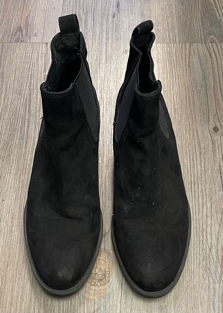 Black H&M Faux Suede Ankle Boots, 7Ladies