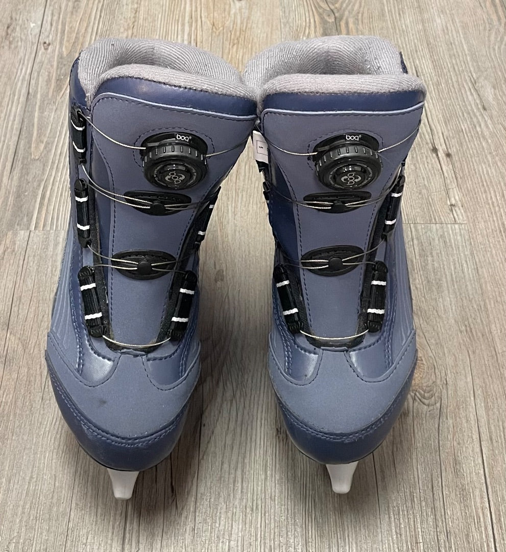 Blue CCM Hockey Skates, 5Y