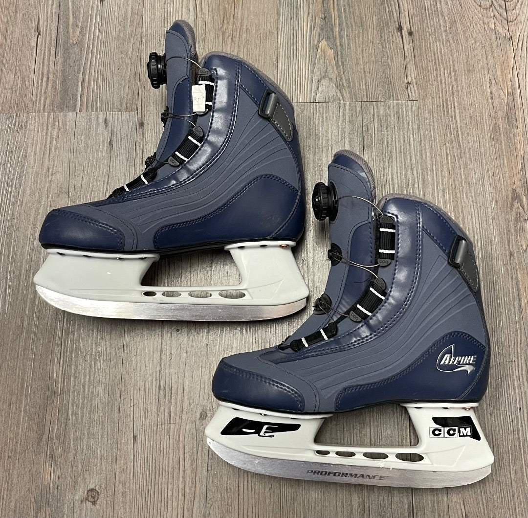 Blue CCM Hockey Skates, 5Y