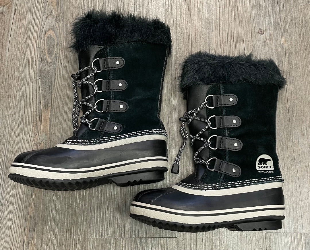 Black Sorel Suede Winter Boots, 4Y