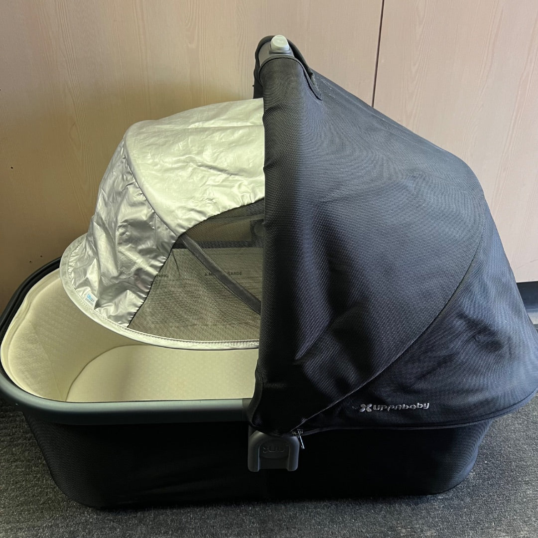 Black UppaBaby Vista Stroller Bassinet, 2015Y