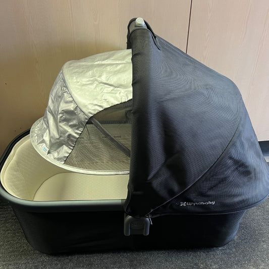 Black UppaBaby Vista Stroller Bassinet, 2015Y