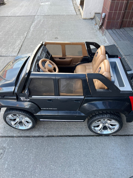 Black Fisher Price Power Wheels Cadillac Escalade, 3Y+