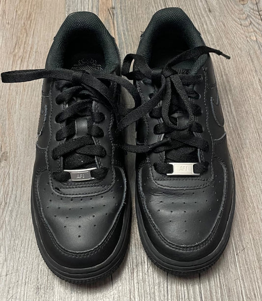 Black Nike Sneaker, 4Y