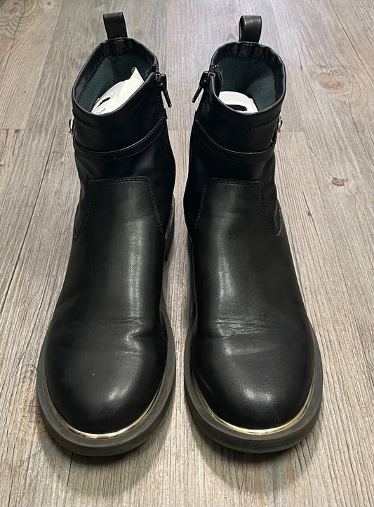 Black Zara Fall Boots, 6.5Y