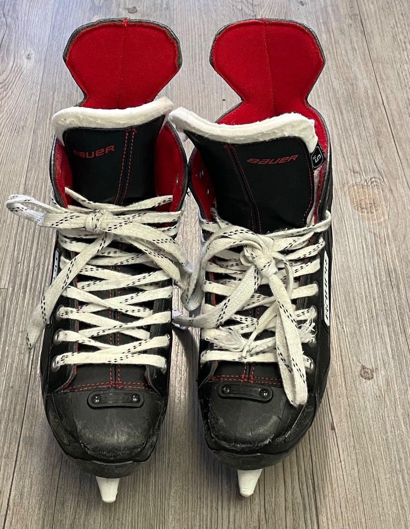 Black BauerX250 Hockey Skate, 5Y