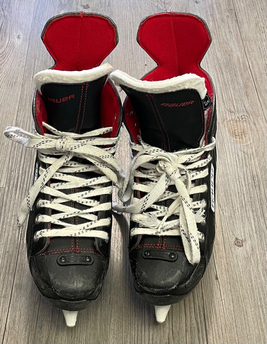 Black BauerX250 Hockey Skate, 5Y