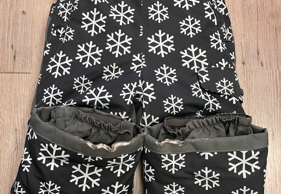 Black Grey Snowflakes MEC Toaster Suit, 6Y