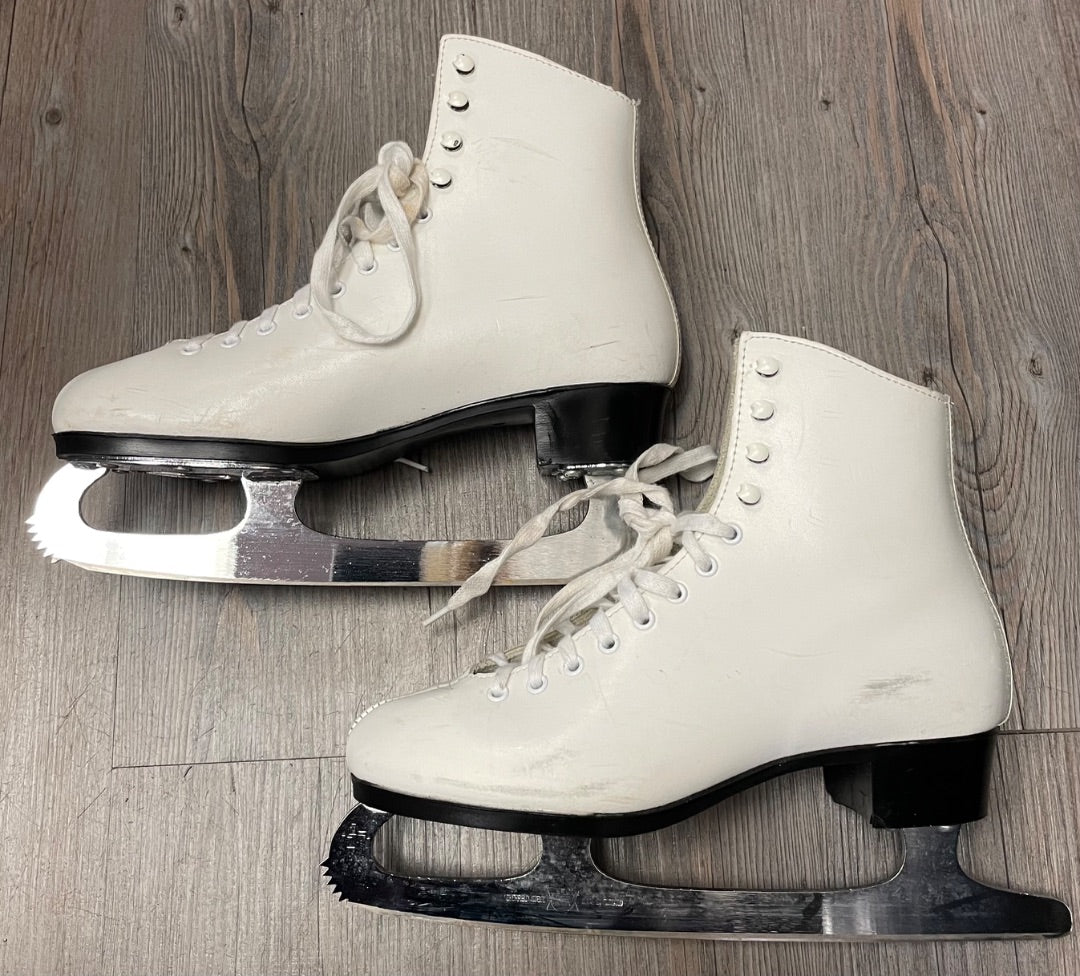 White Dominion Canada Figure Skate, 6.5Y