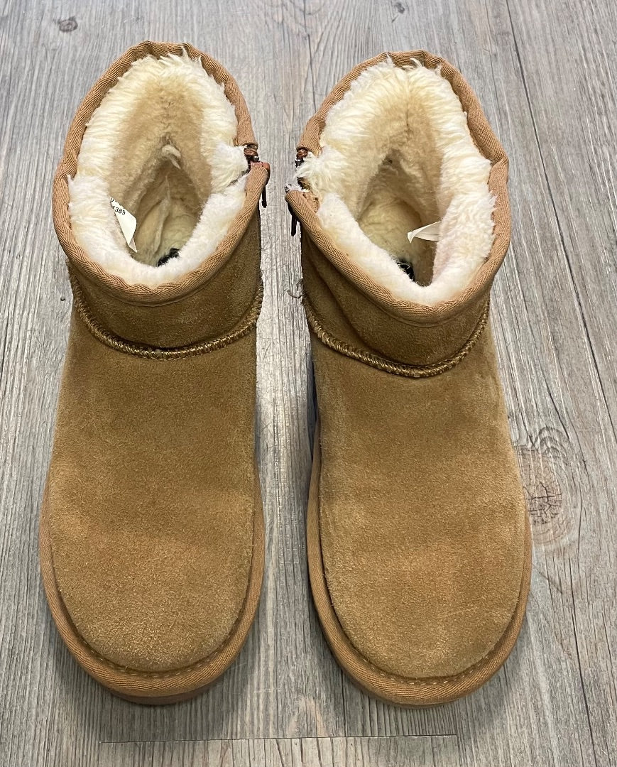 Brown Crown Vintage Suede Winter Boots, 5Y