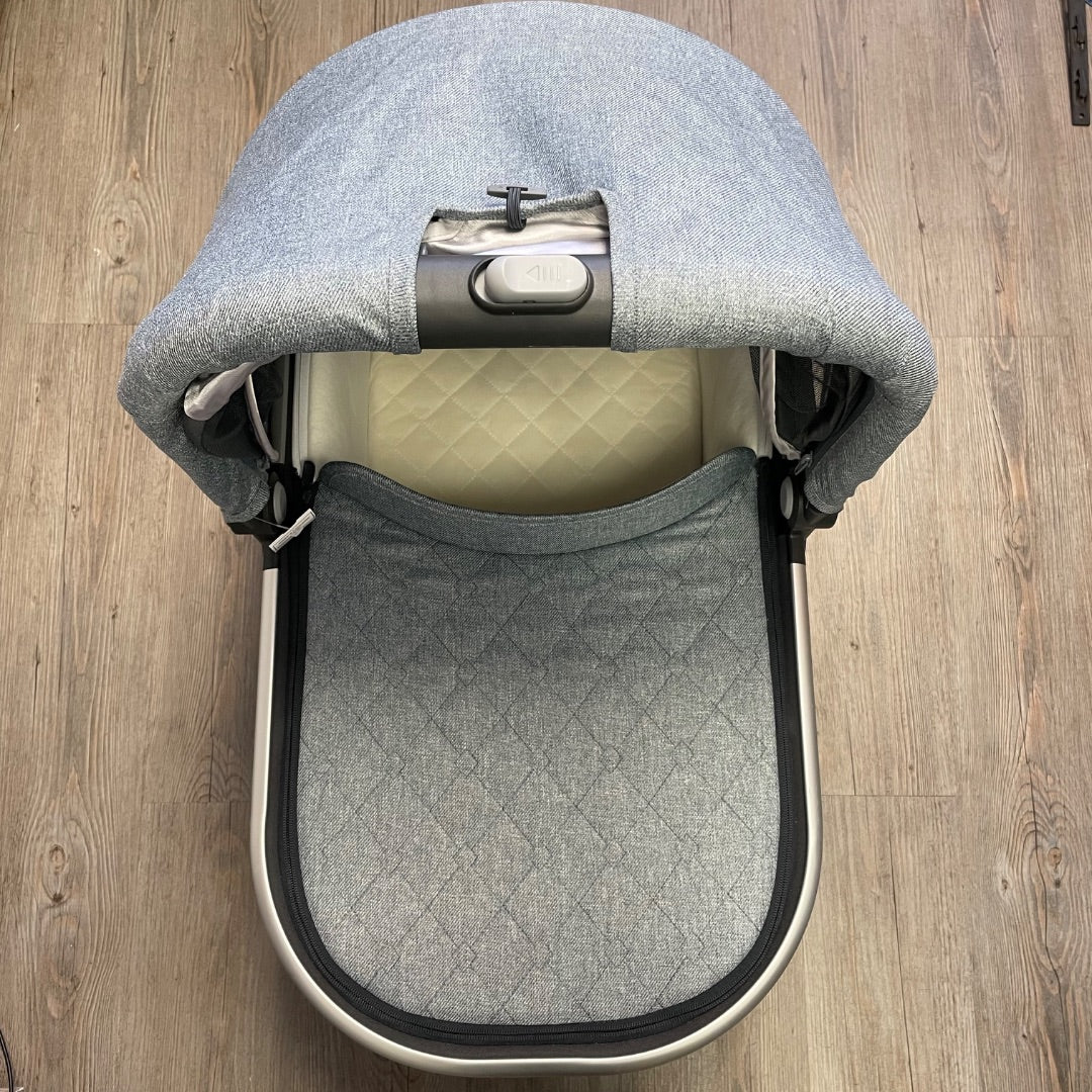 Grey Uppababy Vista V1 Stroller