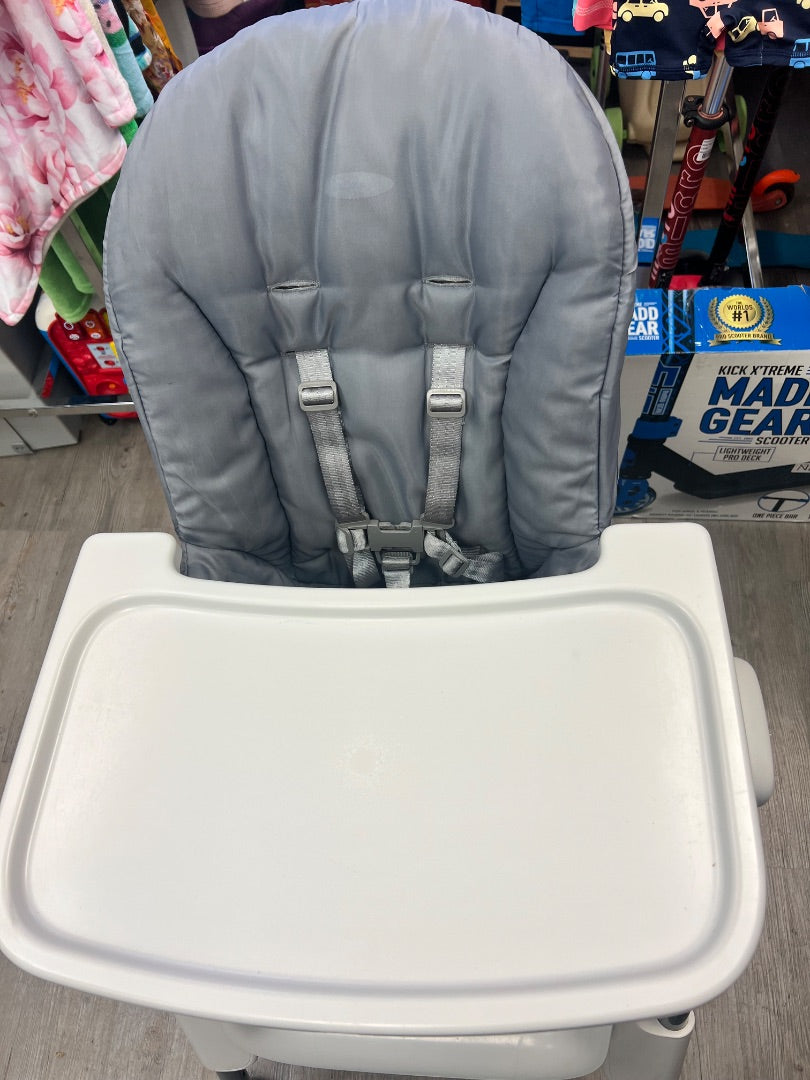 Grey OXO Tot Seedling Highchair