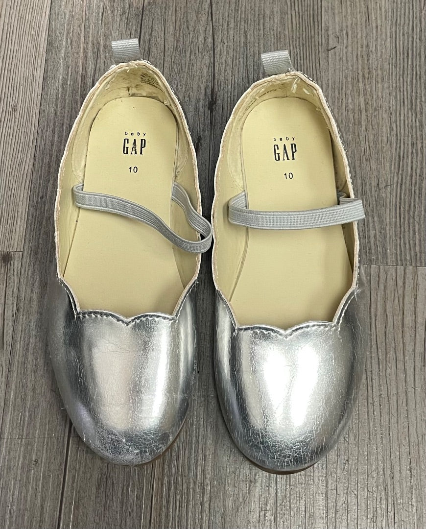 Silver Gap Scallopped Flats, 10T