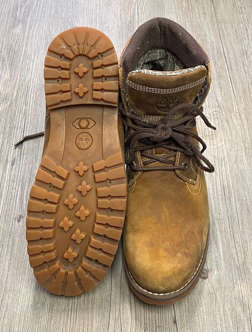 Rustic Brown Timbeland Hiking Shoes, 8Y