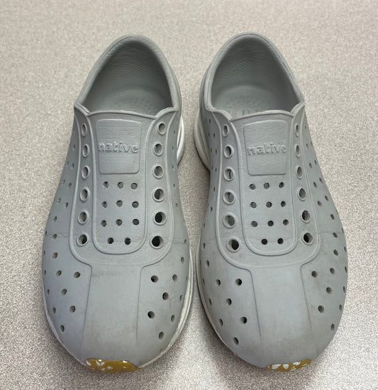 Grey  Native Robbie Child, C11