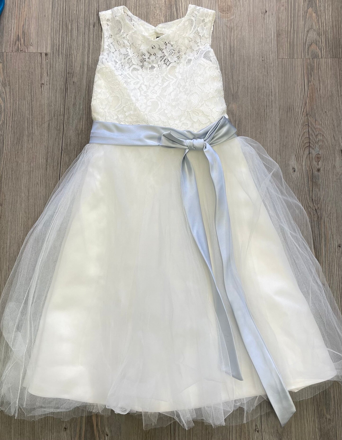 White  First Communion Dress, 6-7Y