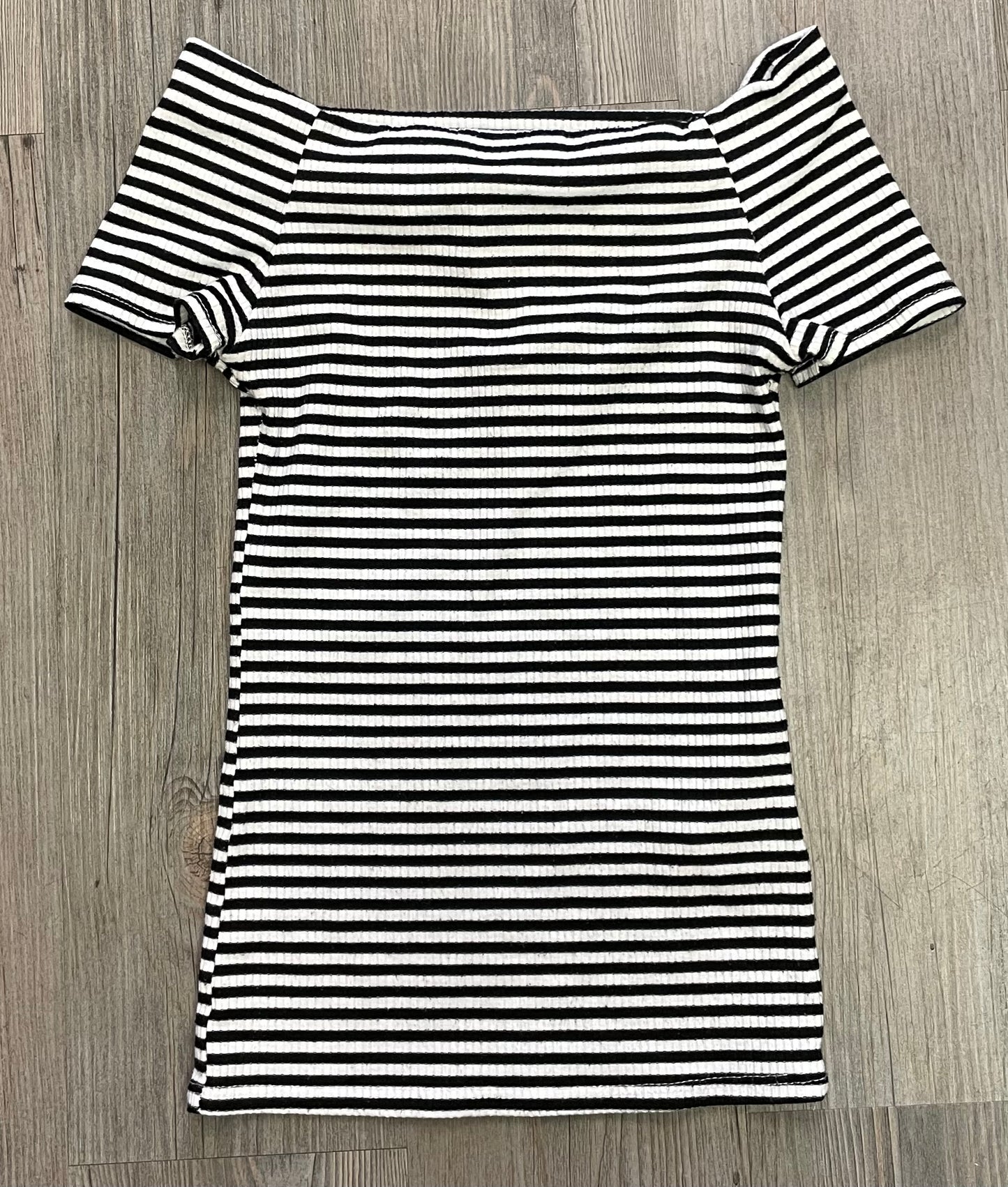 Blk/ Whi  Garage Tee, 14Y+