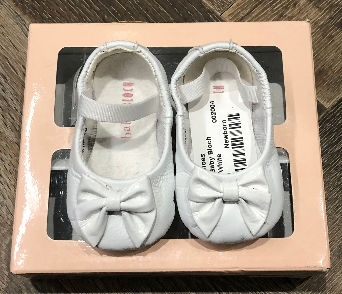 White  Baby Bloch, Newborn