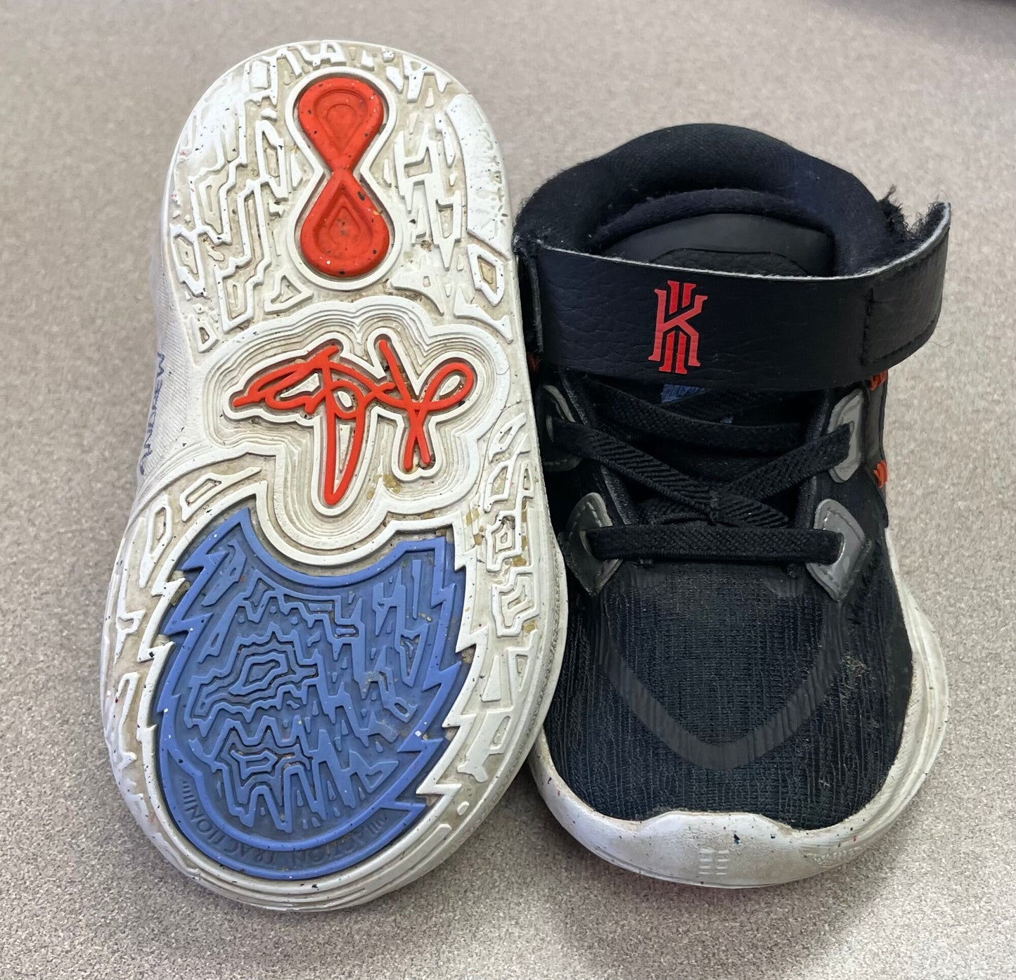 Black  Nike Shoes, 6T