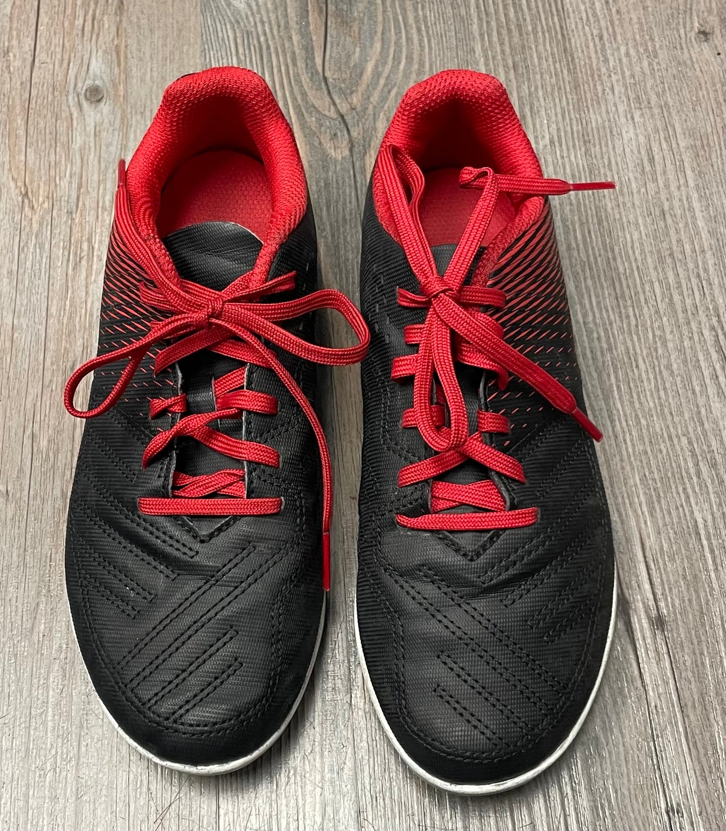 Blk/red  Kipsta Soccer Cleats, 2.5Y