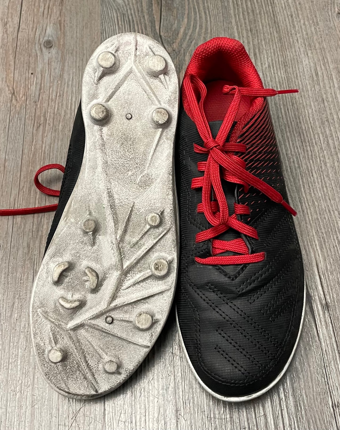Blk/red  Kipsta Soccer Cleats, 2.5Y