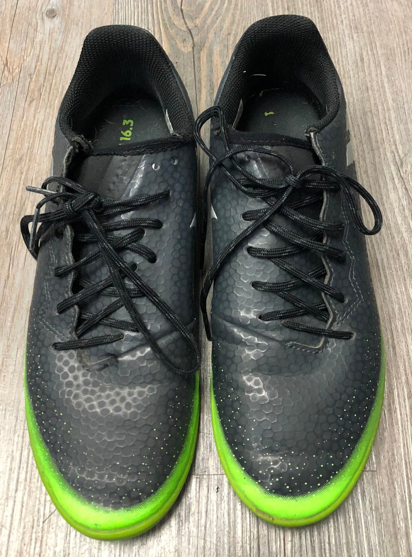 Black  Soccer Indoor Cleats, 6Y