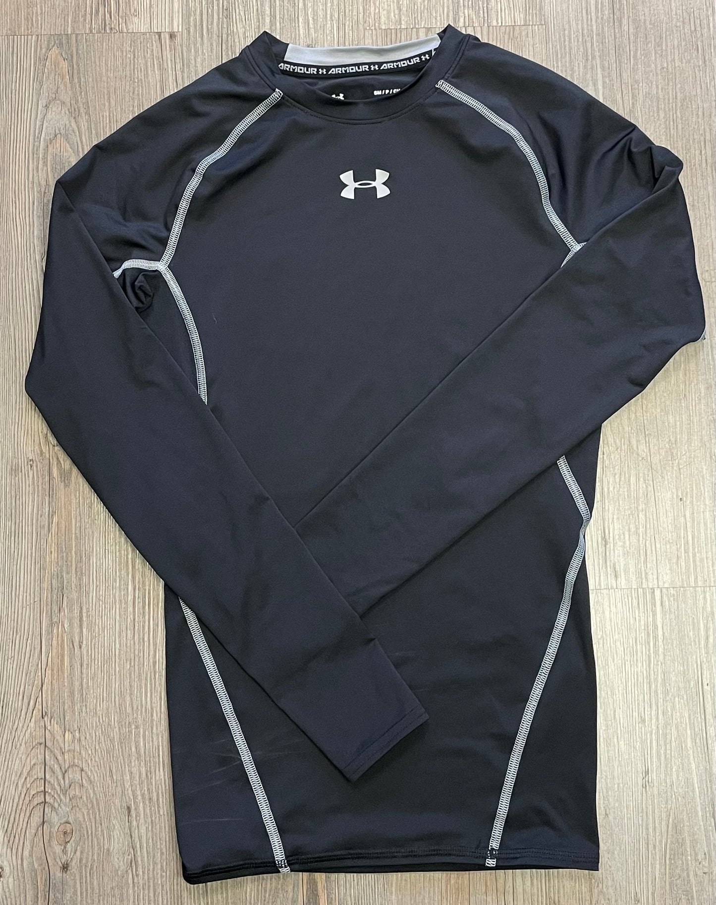 Black  Under Armour Base Layer T, 14Y+