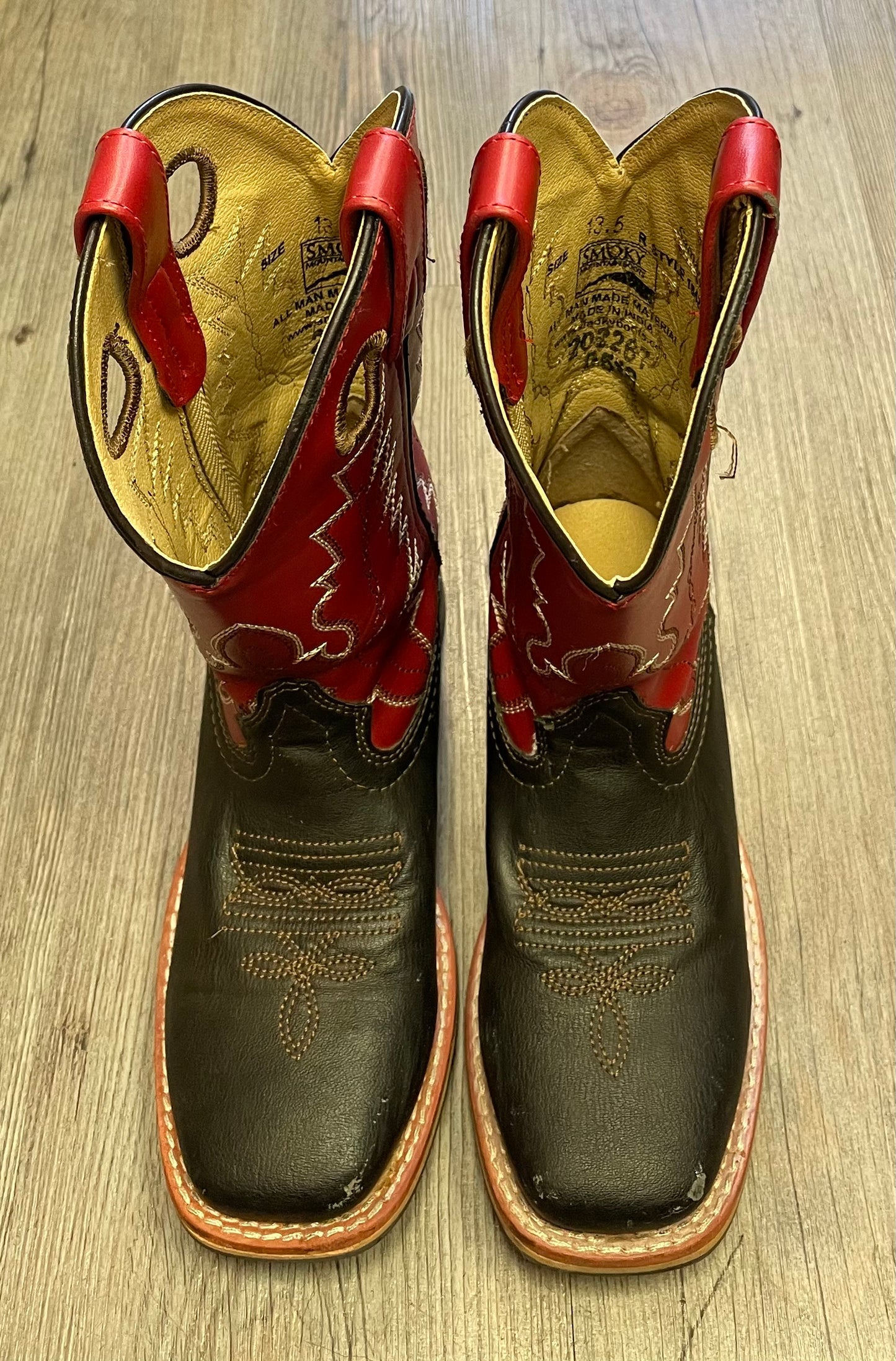 Red  Smoky Mountain Cowboy, 13.5Y