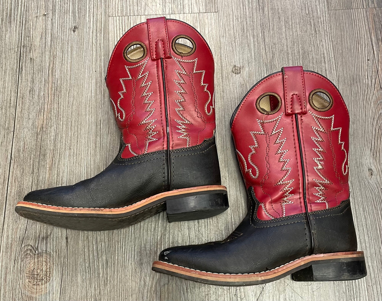 Red  Smoky Mountain Cowboy, 13.5Y