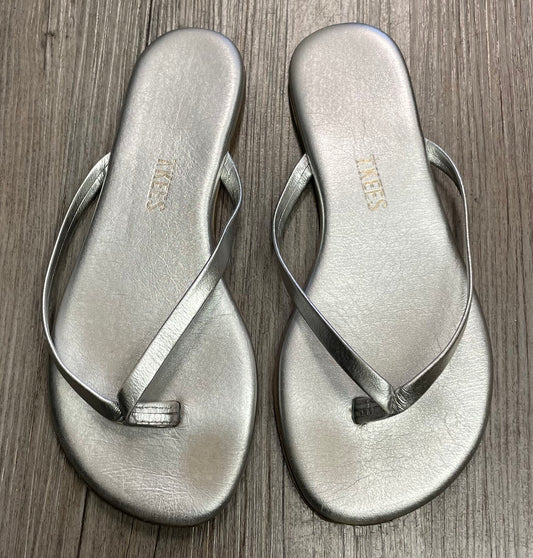 Silver  Tkees Flip Flop, 1Y