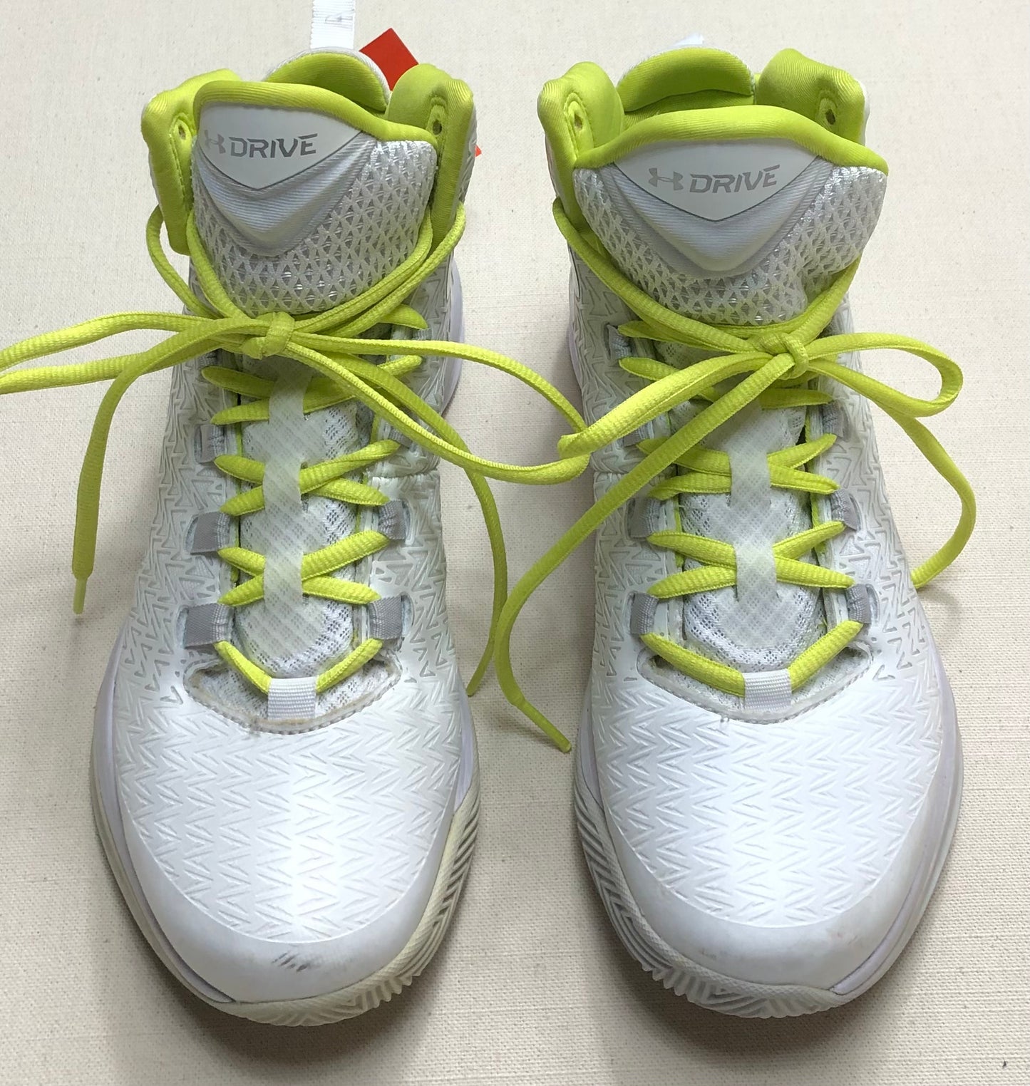 White  Under Armour, 7.5Y