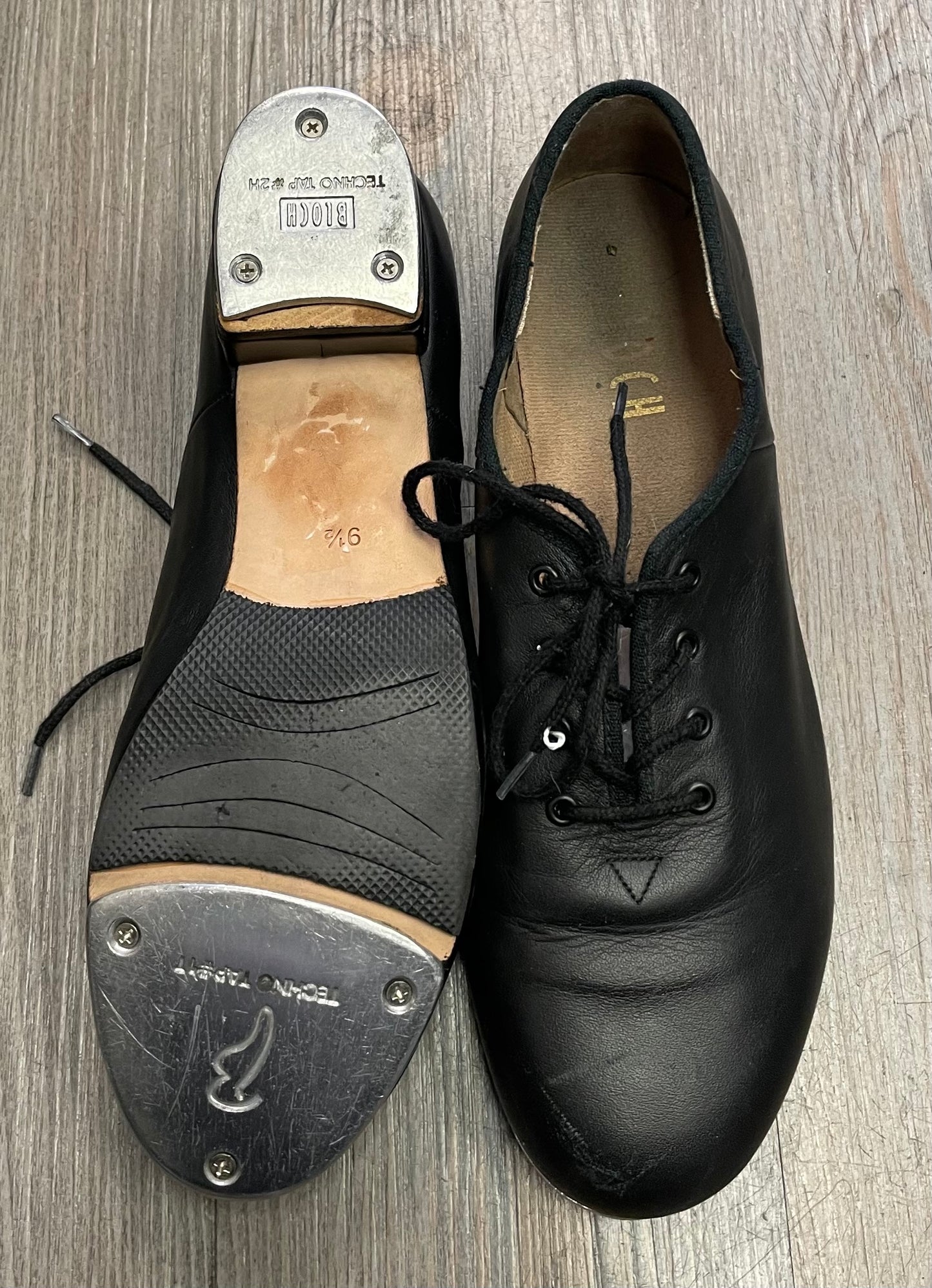 Black  Bloch Tap Shoes, 9.5W