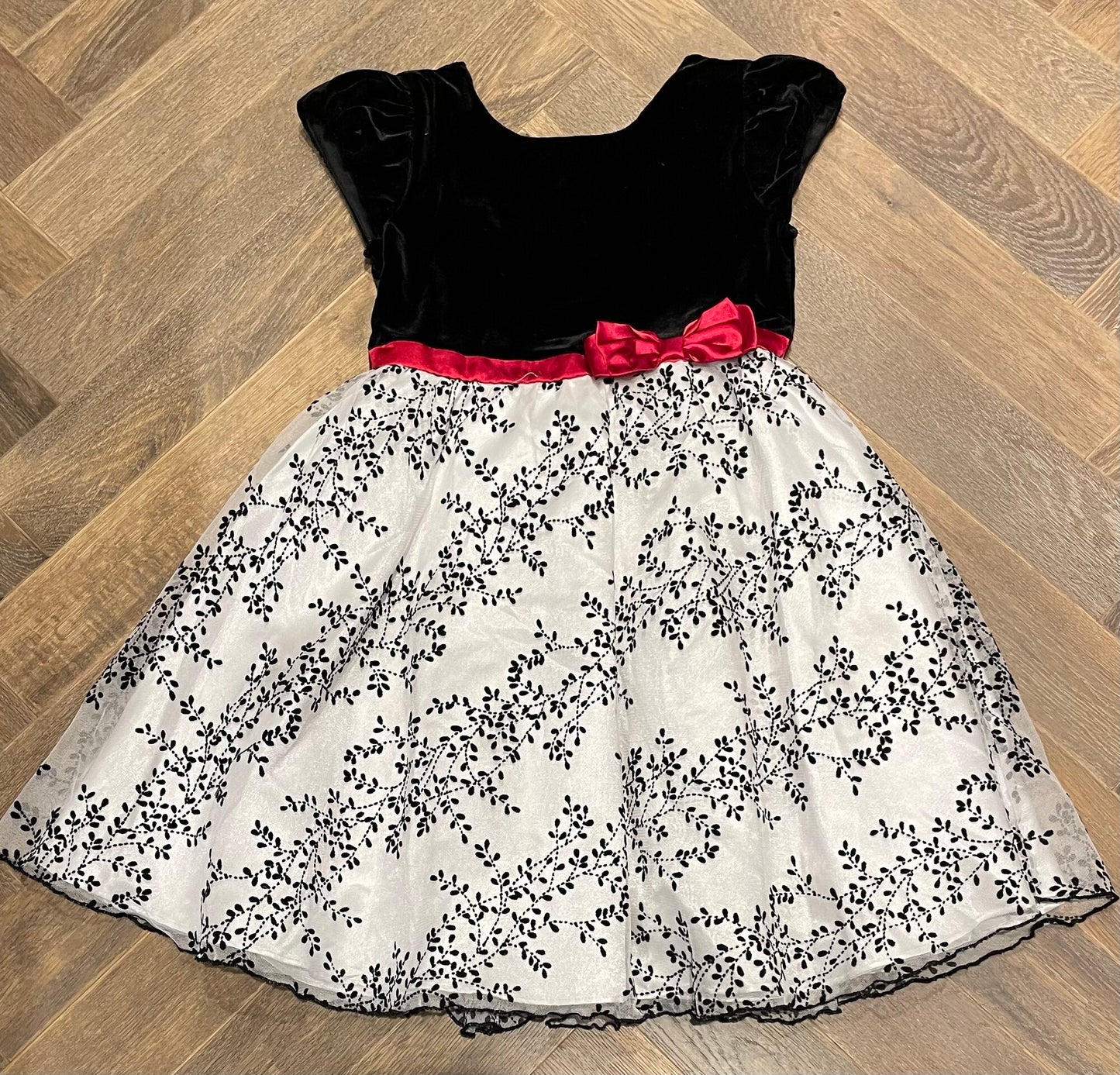 Blk/whit  Jona Michelle Velour Dres, 8Y