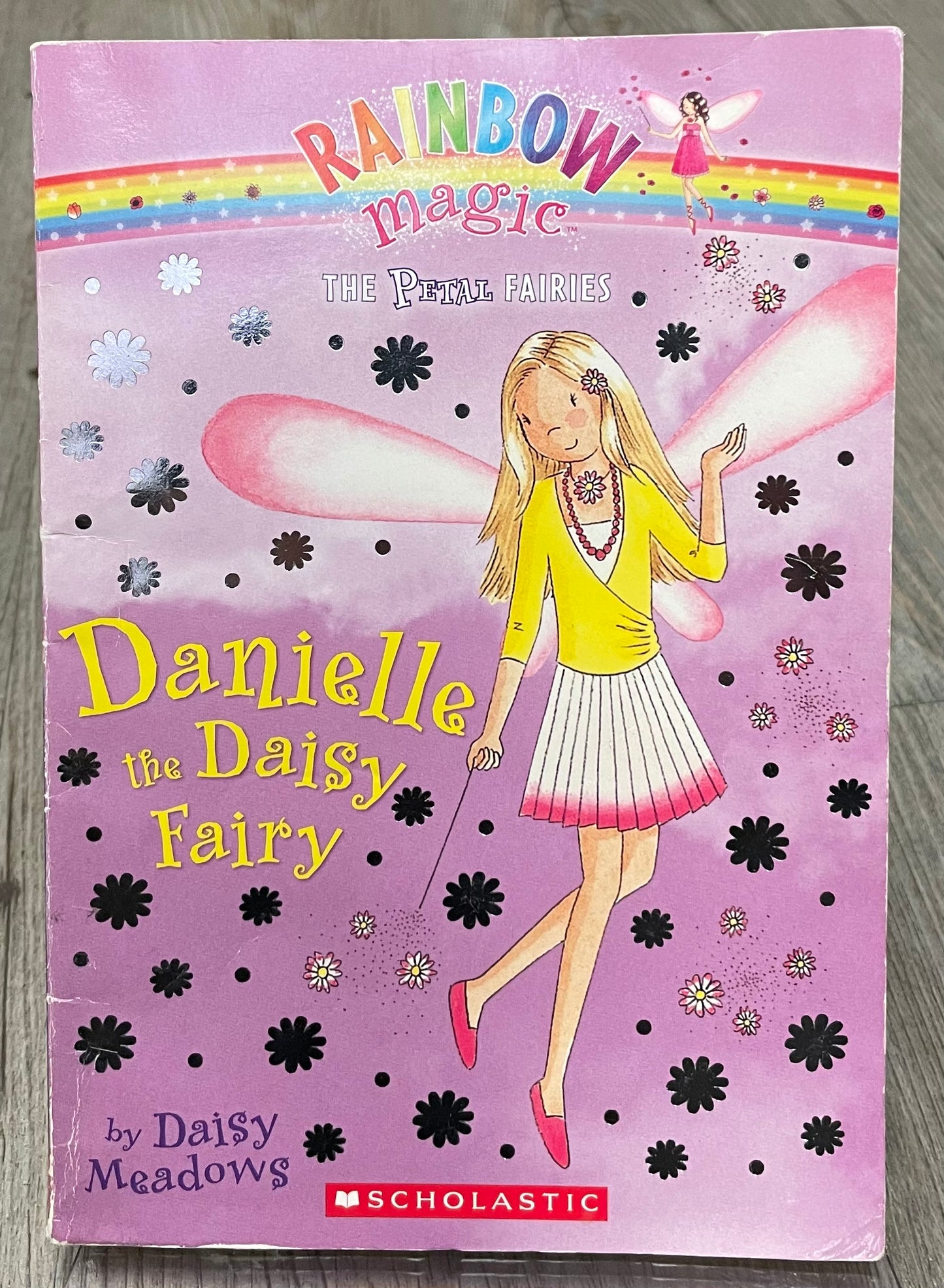 Multi  Rainbow Magic Danielle, Paperback