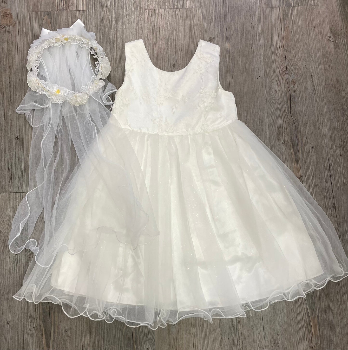 White  Dress Glitter With A Veil, 6-7Y