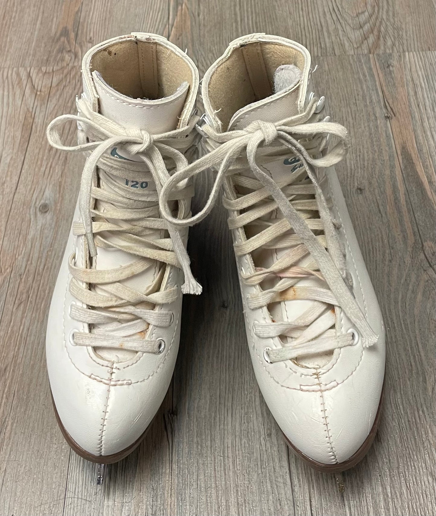 White  Glacier 120 Figure Skates, 2Y